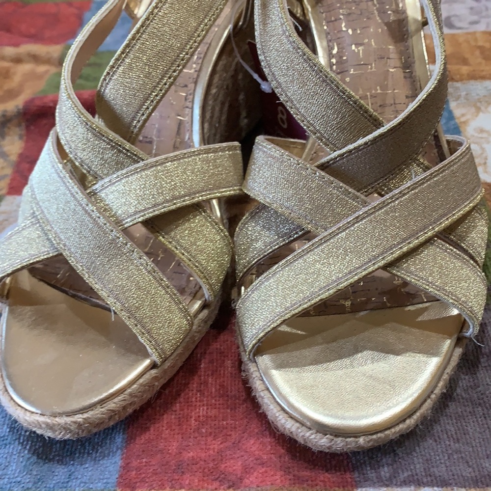Shoes - Picture 4 of 6